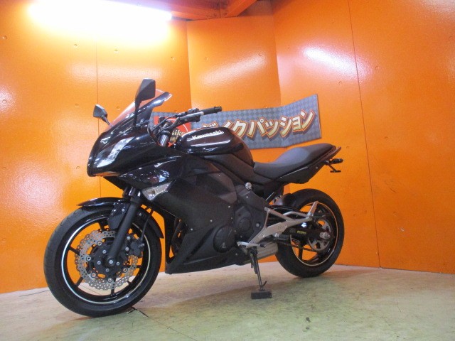 最長２４か月保証付き！！カラーも人気の高いメタリックスパークブラック！早い者勝ちの一台！！決済価格